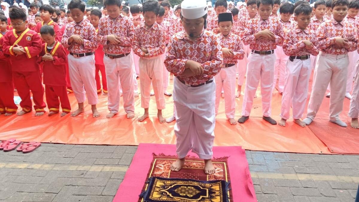 Menilik Keseruan Jadi Imam Salat Dhuha di Halaman SDM Limas