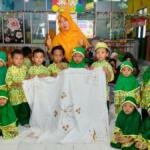 Semarak Hari Batik Nasional, PAUD Karangasem 2 Paciran Kenalkan Seni Membatik dengan Canting