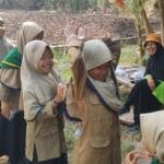 Outbond Kepanduan MIM 01 Pondok Modern Paciran Latih Keberanian dan Kekompakan Siswa