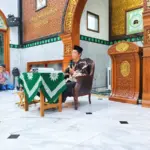 Merawat Salat dan Al-Qur’an, Menyiapkan Keluarga Menuju Surga