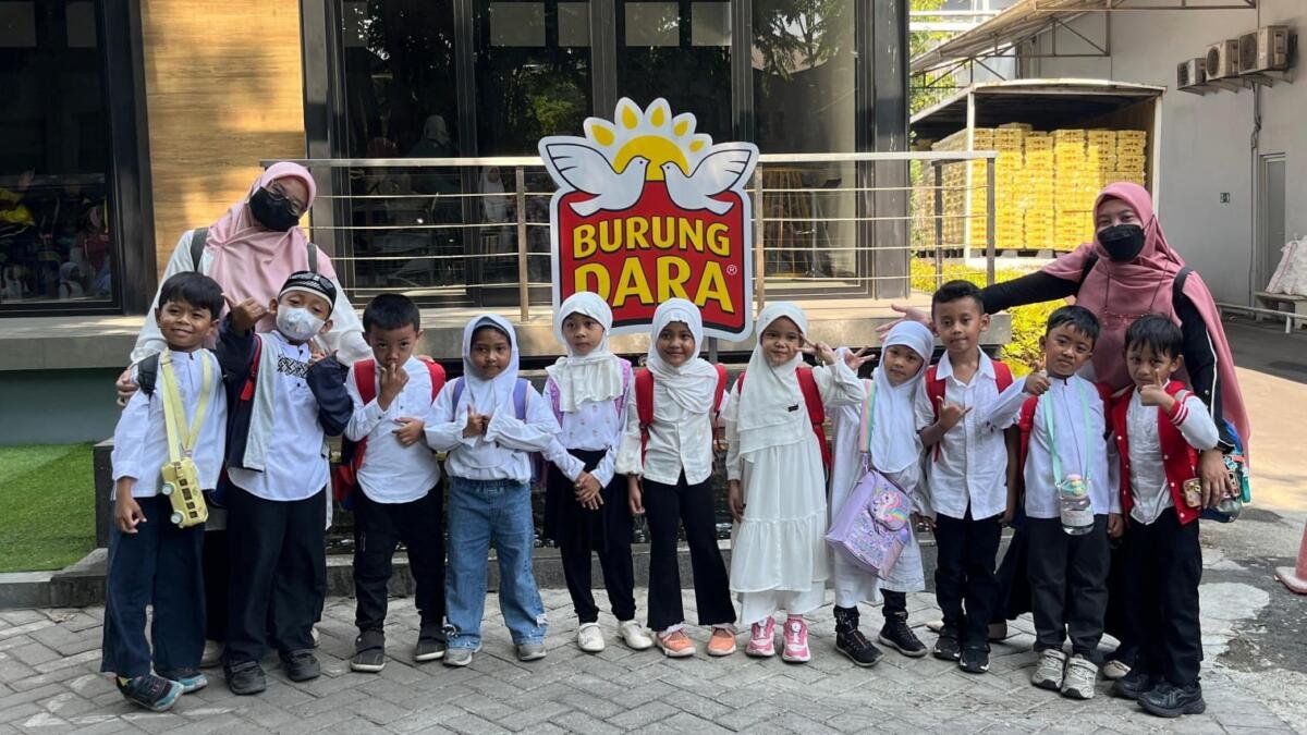 Dari Pabrik Mie ke Ruang Belajar: Menumbuhkan Rasa Ingin Tahu dan Syukur Anak Sejak Dini