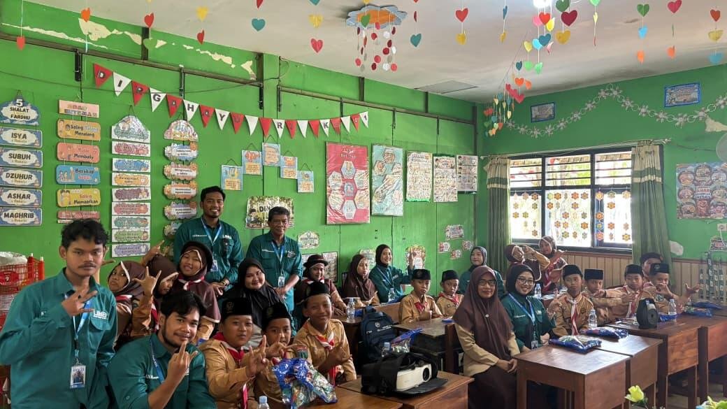 Mahasiswa KKN Edukasi Siswa MI Nurul Huda tentang Bahaya dan Hemat Listrik