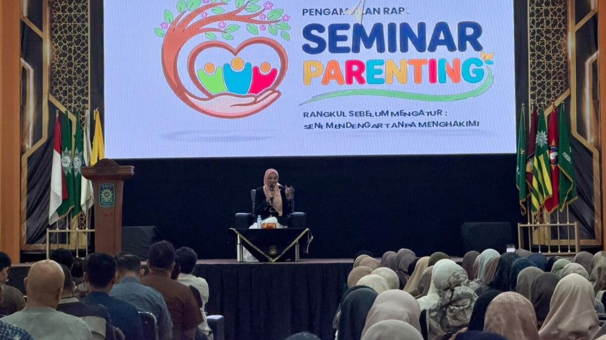 Smamda Surabaya Gelar Seminar Parenting, Ajak Orang Tua Rangkul Anak Sebelum Mengatur