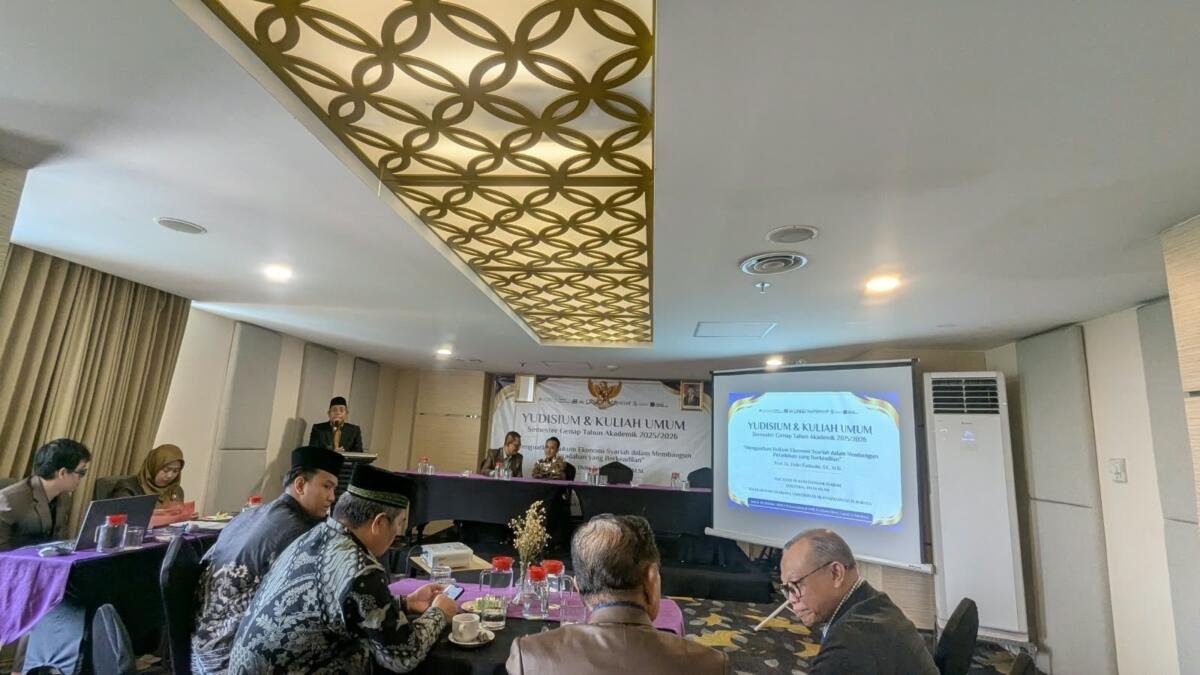 Pascasarjana HES Umsura Gelar Yudisium dan Kuliah Umum, Direktur Berharap Lulusan Magister Terus Kembangkan Karier Akademik