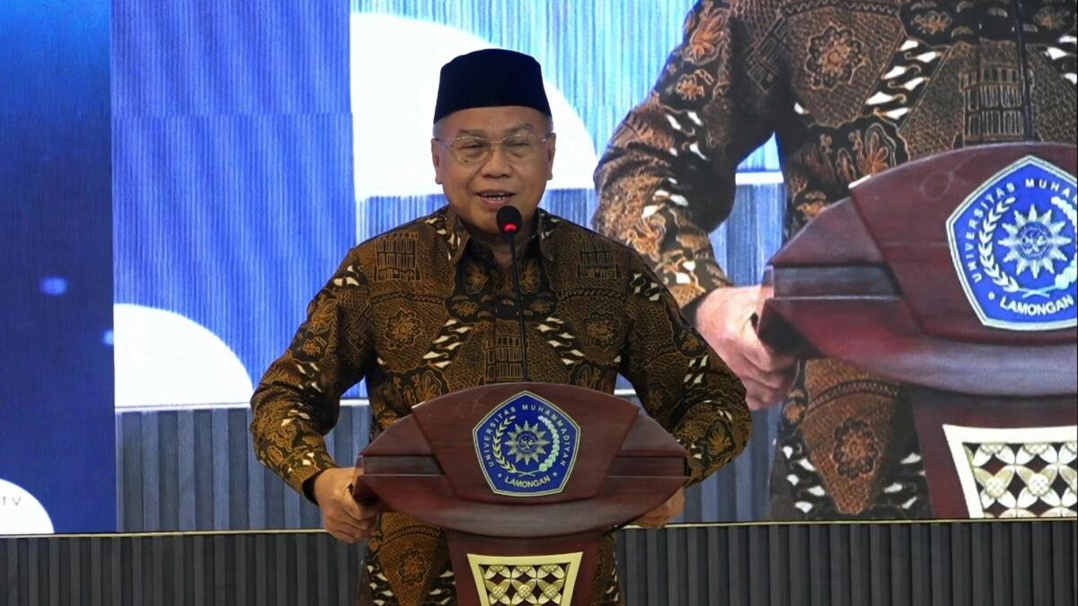 Ketua PWM Jatim Ungkap Tiga Kunci Sukses Kembangkan Institusi di Pelantikan Rektor Umla 