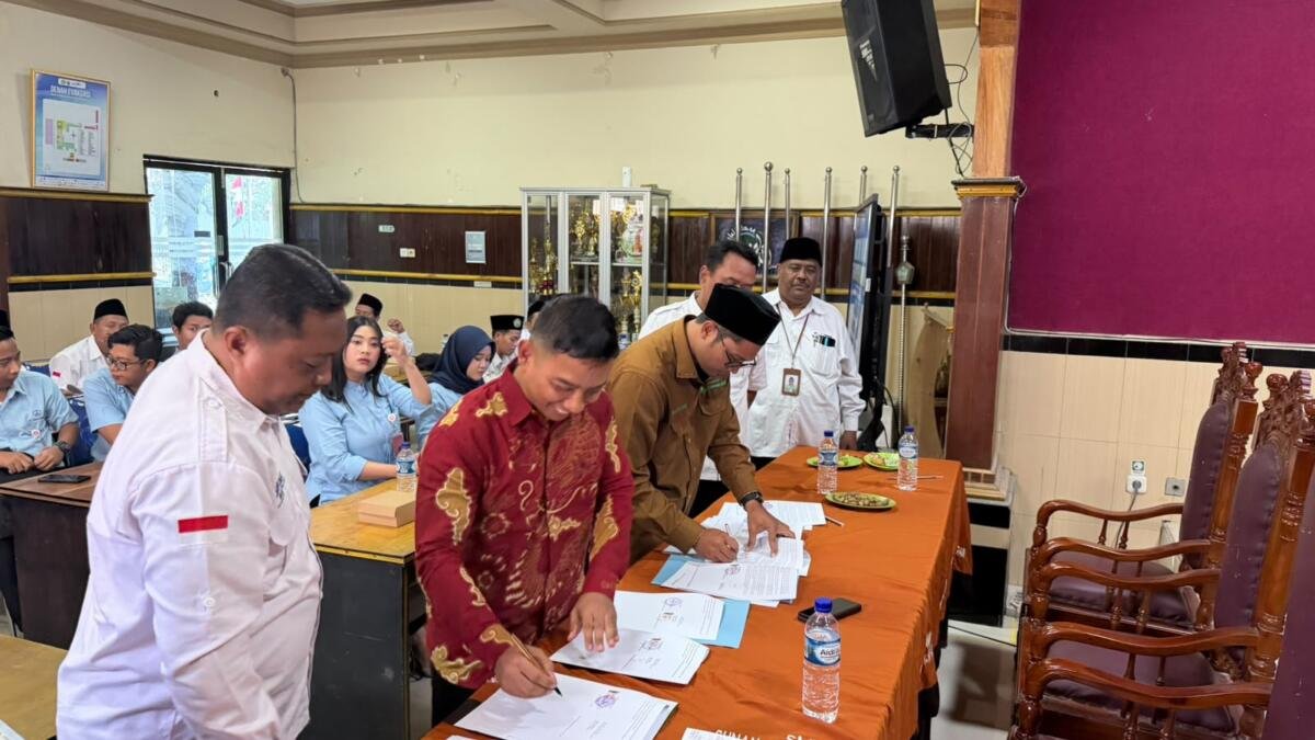 SMK Muhammadiyah 4 Lamongan Gandeng Dua Perusahaan, Perkuat Link and Match