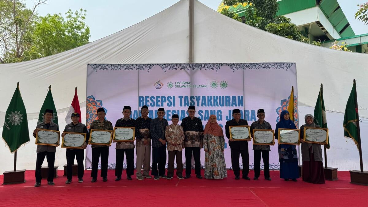 Harumkan Nama Muhammadiyah Sulsel, Prof Ambo Asse Ingatkan Santri Utamakan Akhlak