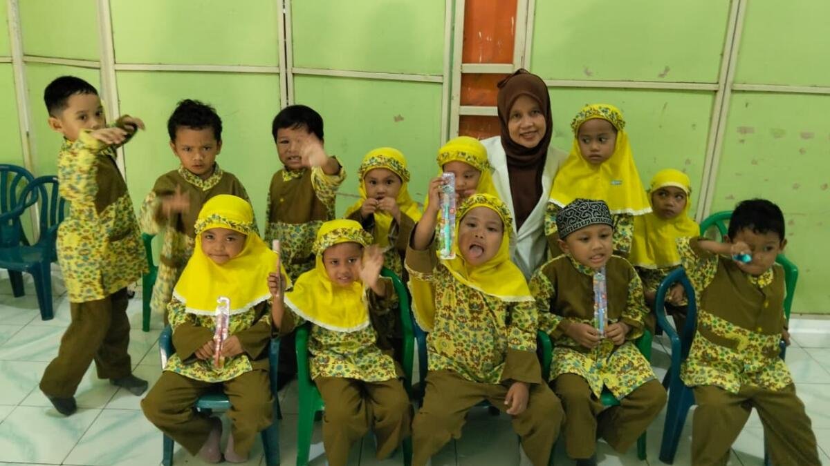 Doorprize Sikat Gigi Cantik Warnai Kegiatan Posyandu Ceria Di TK ABA 10 Kalijaten