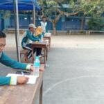 Dewan Juri Cermat Nilai Penampilan Petugas Upacara di COC Season 4 SMPM 12 Paciran