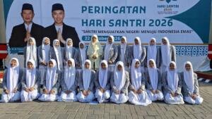 Siswa MA Muhammadiyah 9 Al Mizan Ikuti Upacara Hari Santri Nasional di Alun-Alun Lamongan