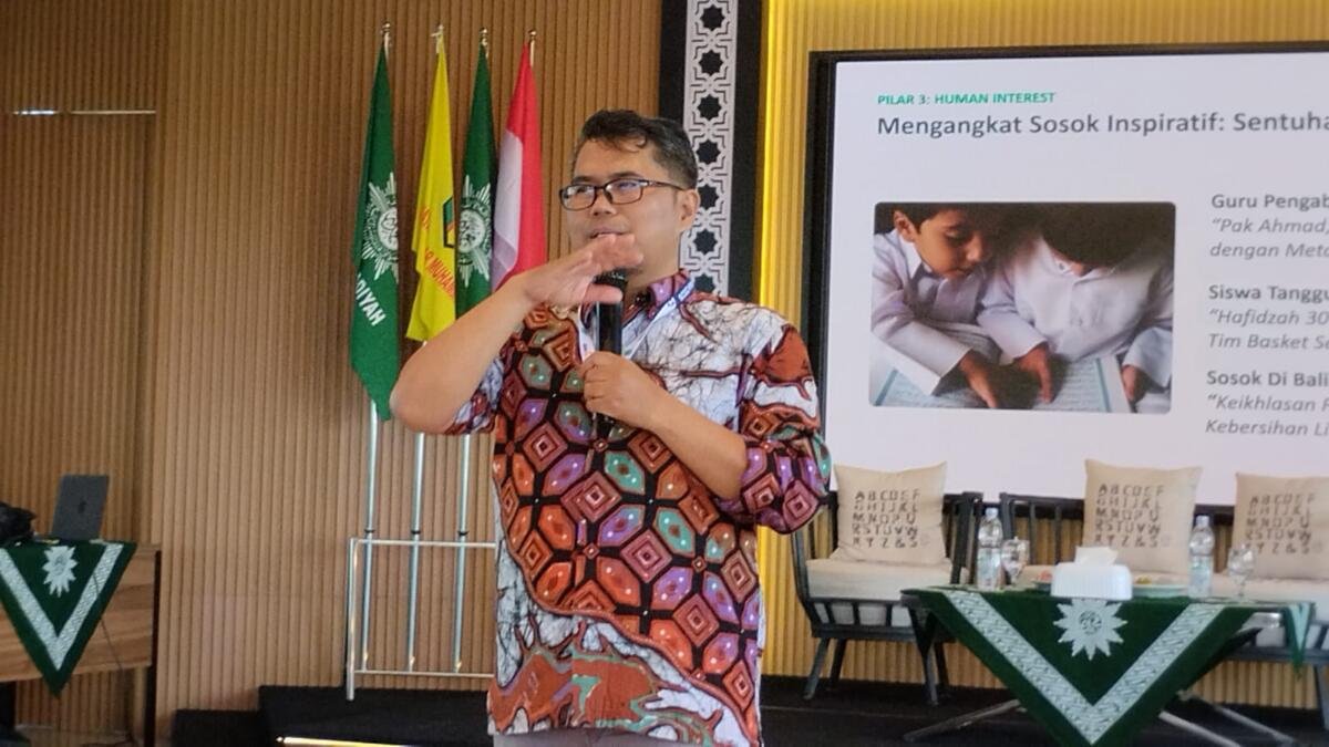 Stop Judul Kaku, Roni Tabroni Bongkar Cara Bikin Berita Sekolah Jadi Mahal