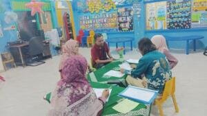 Sekolah Kreatif Baratajaya Libatkan Orang Tua Membaca Perkembangan Anak