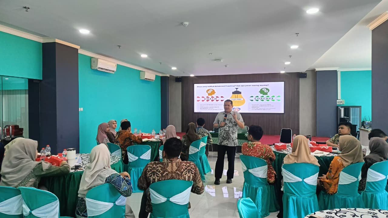 Tak Sekadar Memimpin, Pimpinan dan Staf SD Mumtaz Belajar Menggali Potensi Tim
