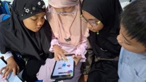 Inovasi Kelas 3 SDMM: Mengubah Sketsa Tangan Menjadi Desain Digital Alat Penampung Air Leri