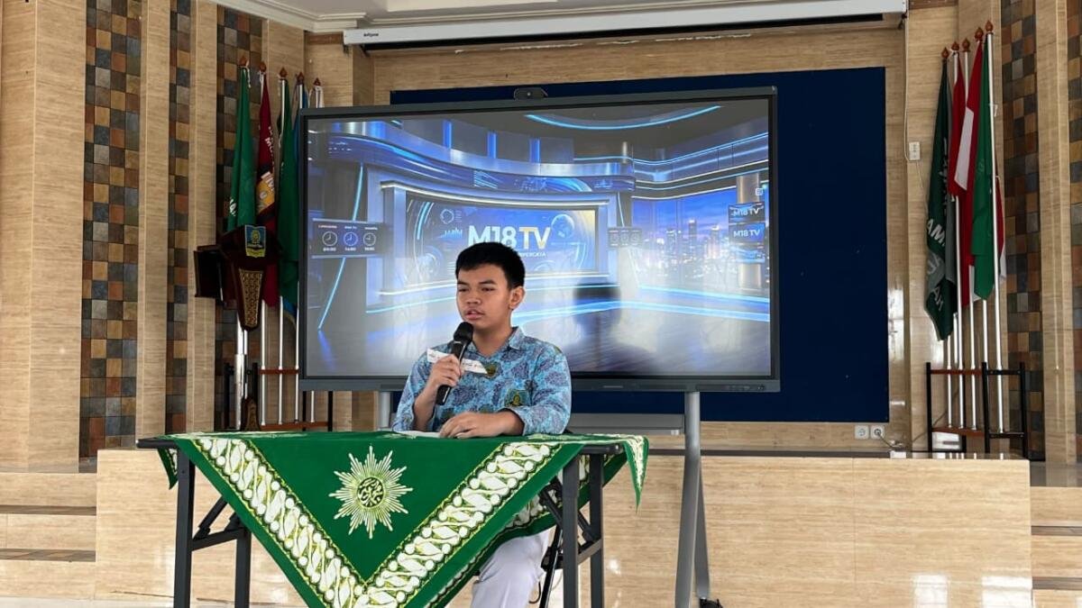 Semarak Bulan Bahasa, Siswa Kelas 5–6 Unjuk Kemampuan dalam Lomba News Reading Berbahasa Inggris
