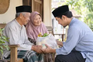 Kapan Anak Wajib Menafkahi Orang Tua? Ini Penjelasan Fikih