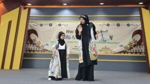 Semarak Hari Batik Nasional, TK ABA 36 PPI Gresik Gelar Pawai dan Fashion Show Keluarga