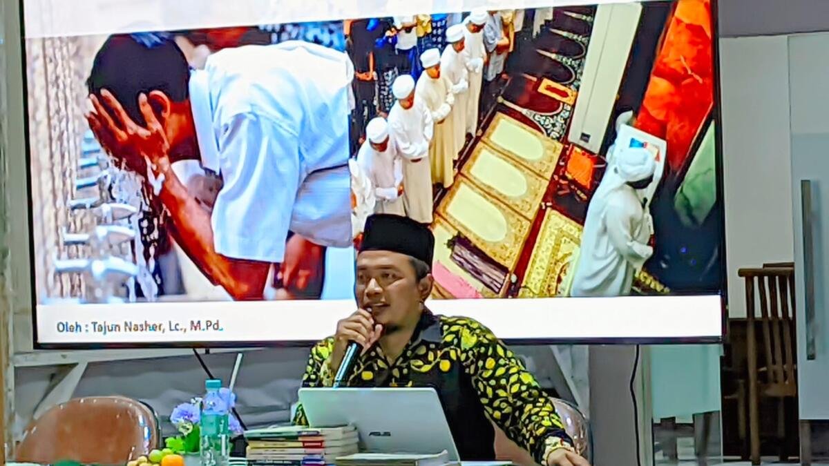 Tiga Guru SD Muri Dalami Fikih Ibadah dan Wawasan Tajdid di Gedung Dakwah Muhammadiyah Gresik