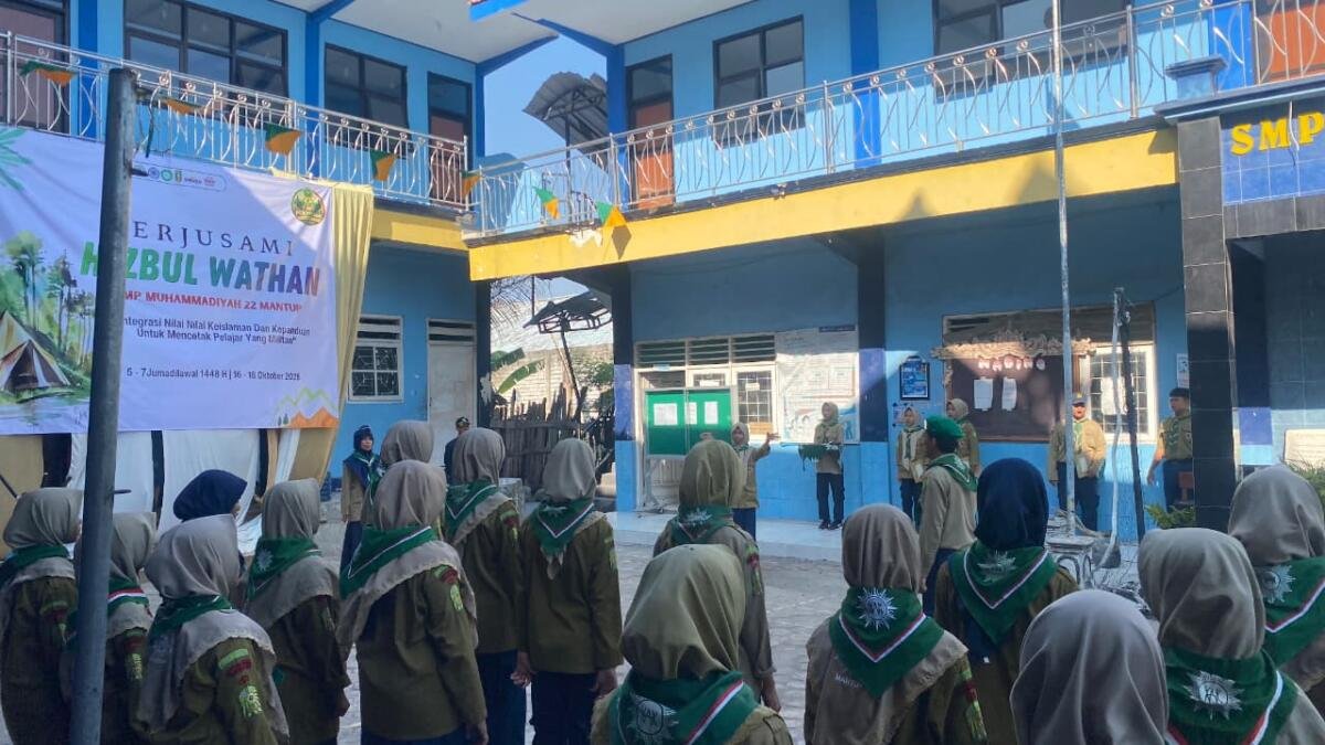 Resmi Dibuka! Kepala SMP Muhammadiyah 22 Mantup Kobarkan Semangat Peserta Perusami Hizbul Wathan 2026
