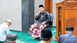 Kiai Sholihin Fanani di Masjid Al Ikrom Wage: Iman kepada Hari Akhir Harus Melahirkan Amal Saleh