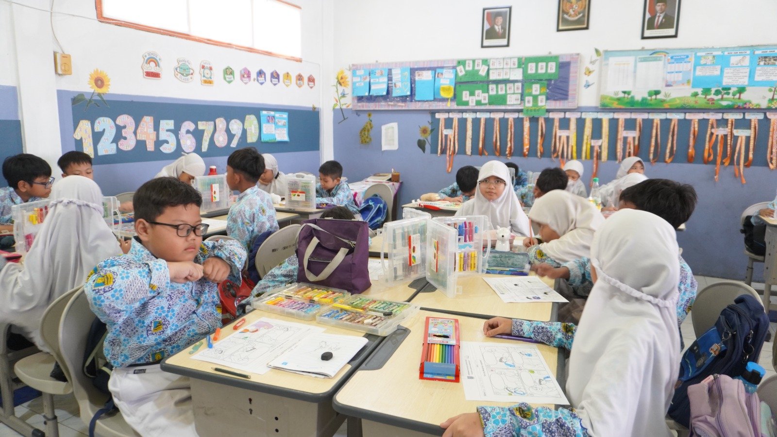 Dari Reporter Cilik hingga News Reading, Siswa SD Muhammadiyah 18 Surabaya Meriahkan Bulan Bahasa