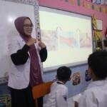 Parent Teaching SD Muhida Kenalkan Beragam Profesi kepada Siswa Kelas 1