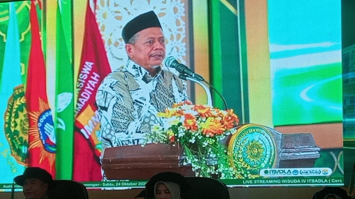 Ketua PDM Lamongan: Wisuda Bukan Akhir Pendidikan, tetapi Awal Kehidupan Masyarakat