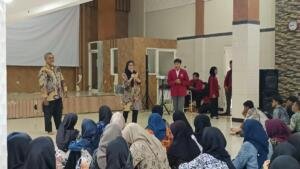 Smamsa Surabaya Gandeng FT Umsura Kenalkan Kampus dan Pelatihan AI ke Siswa