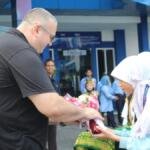 Tak Menyangka Disambut Semeriah Itu, Intern Teacher Asal Amerika Ini Terharu di SDMM