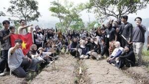 Bangun Kesadaran Ekologi di Hutan Pujon Hill, UMM Ajak Mahasiswa Lintas Kampus Lindungi Bumi