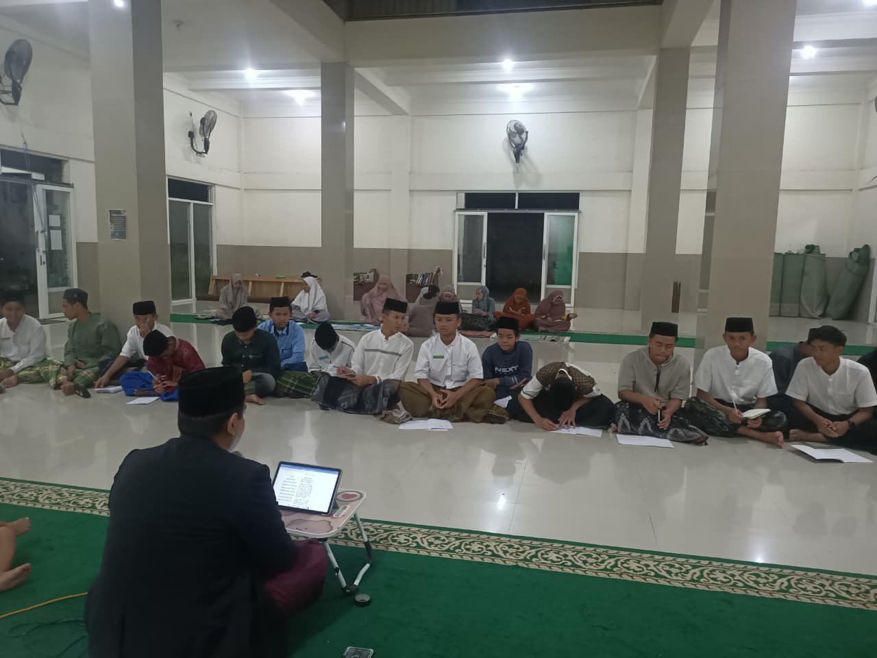 Pengajian Tauhid di Pondok Modern Muhammadiyah Pakusari Bekali Santri dengan Ilmu Dasar Keislaman