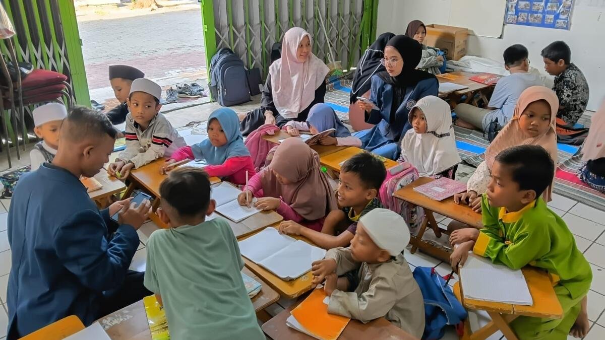 Mahasiswa Universitas Muhammadiyah Gresik Gelar Social Project di Omah Dhuafa Gresik