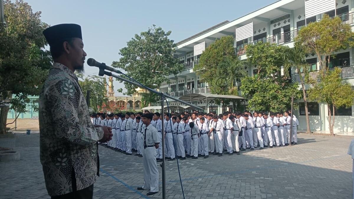MA Al-Ishlah Sendangagung Gelar UTS Ganjil 2026/2027, Kamad Pesan dengan Bahasa Arab
