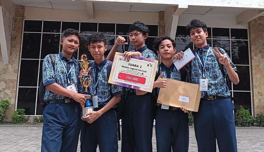 Tim E-Sport Spemutu Raih Juara 2 Mobile Legend INV1CUP