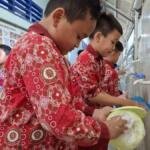 Ksatria Cilik Beraksi: Siswa Kelas III SDMM Pamer Cuci Piring Sendiri