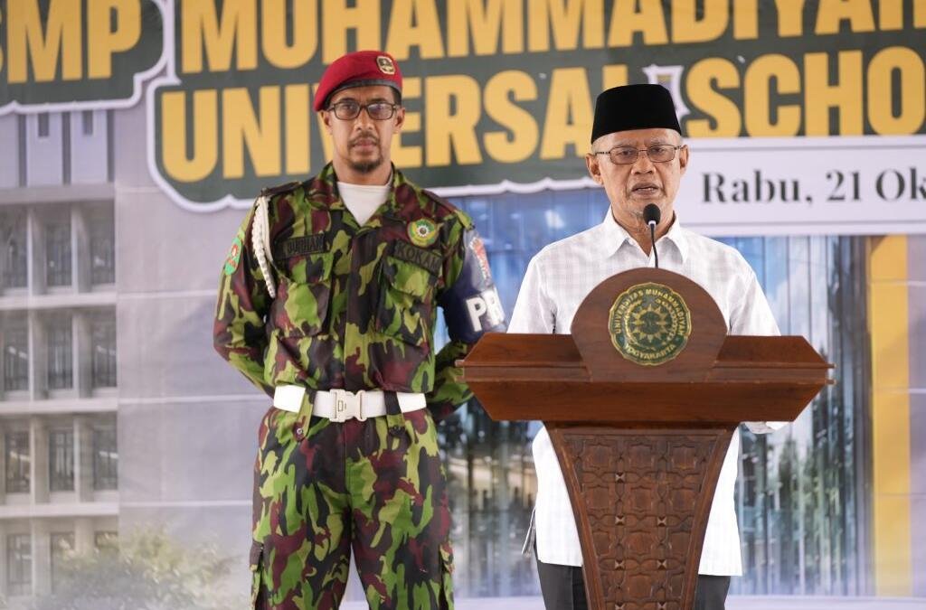 Letakkan Batu Pertama SMP MSUS, Haedar Nashir Tekankan Kualitas Pendidikan