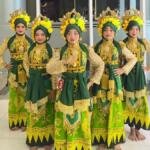 Lima Siswi SD Mudri Bawakan Tari Rupo Kembyang di Anniversary Icon Mall Gresik