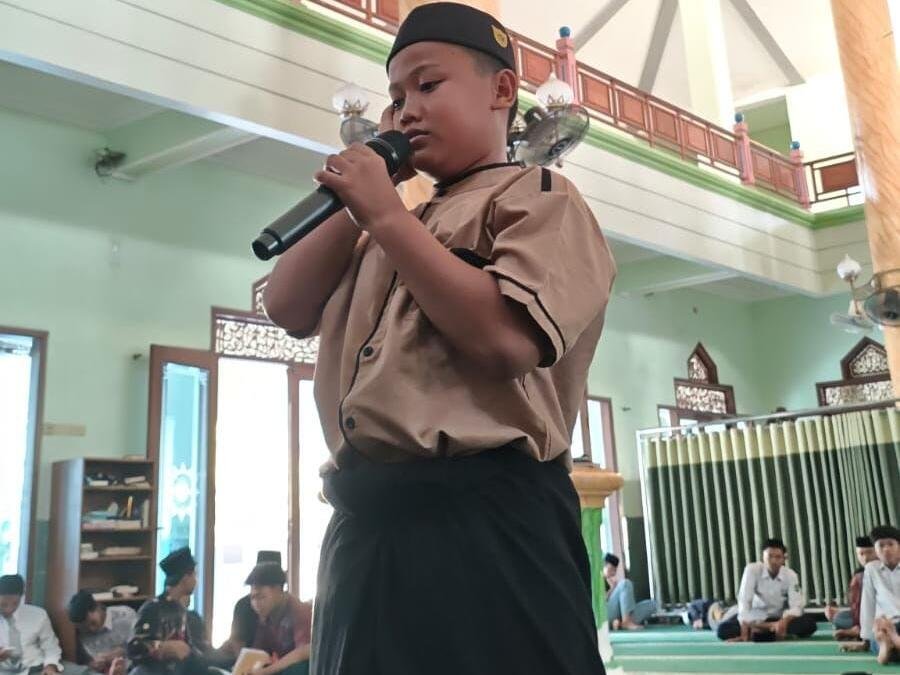 Lomba Azan dan Puisi, Wadah Kembangkan Potensi Diri Santri Ponpes Asy Syifa Blimbingrejo