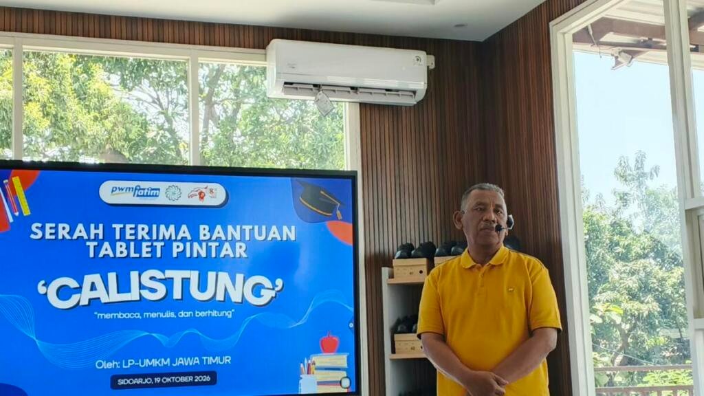 LP-UMKM PWM Jatim Salurkan 140 Tablet Calistung untuk 14 Lembaga Pendidikan