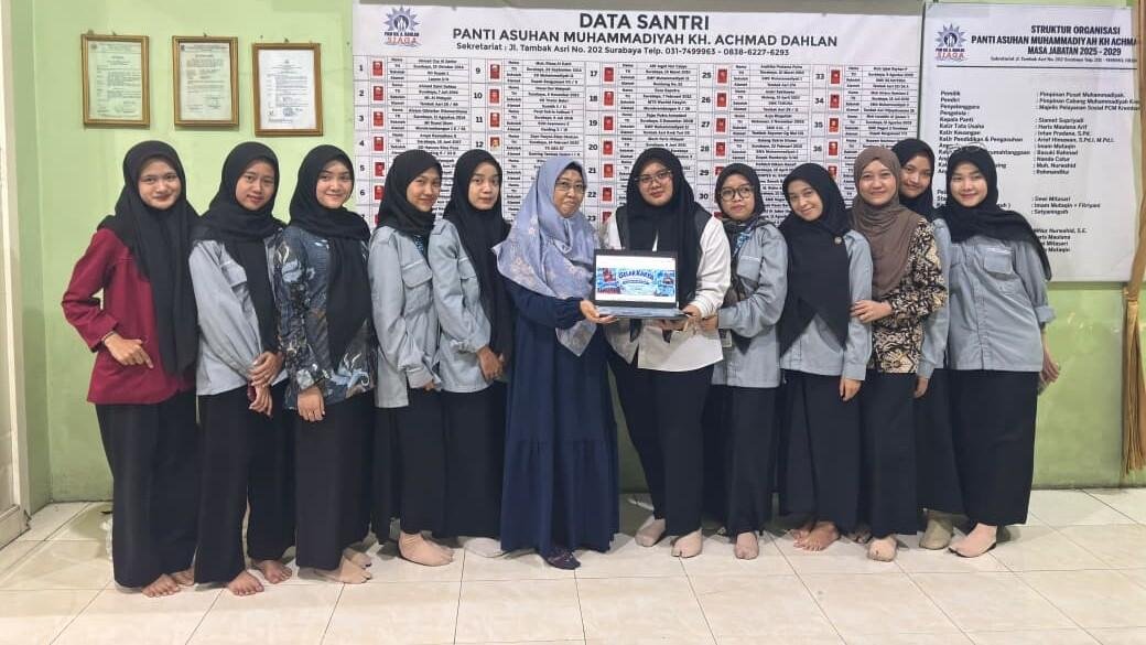 Mahasiswa PPG Umsura Dampingi Panti Asuhan Muhammadiyah Kembangkan Website Potensi Anak