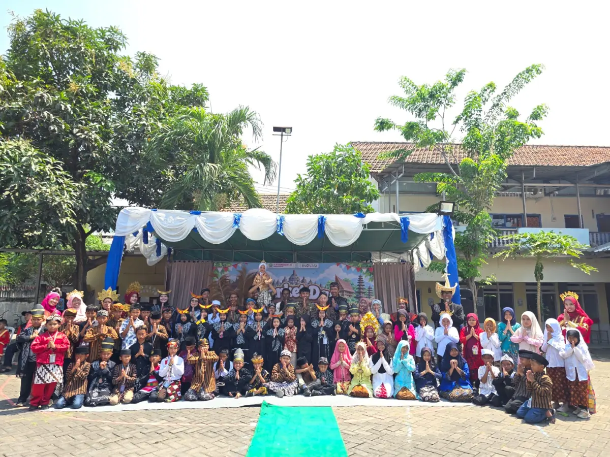 Market Day MIM Duta Kenalkan Jajanan Pasar dan Budaya Nusantara, Hadirkan Mahasiswa dari Sudan dan Yaman