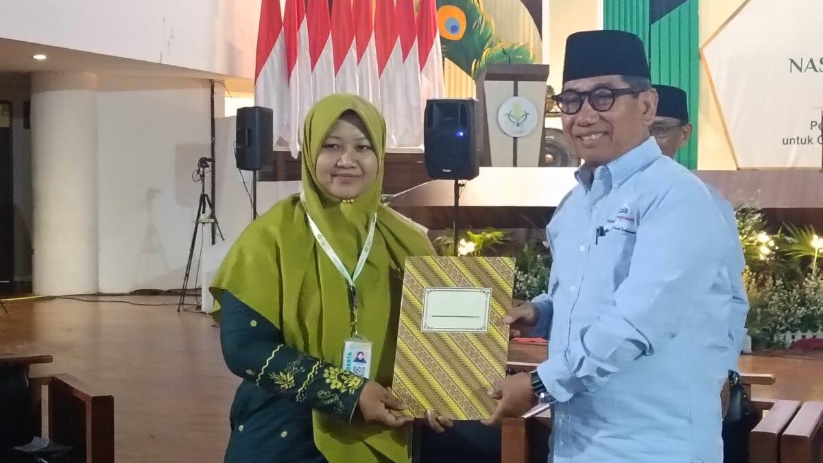 Kenalkan Praktik Baik, Masjid Baitul Mukhlisin Ponorogo Sajikan 900 Porsi Jumat Berkah