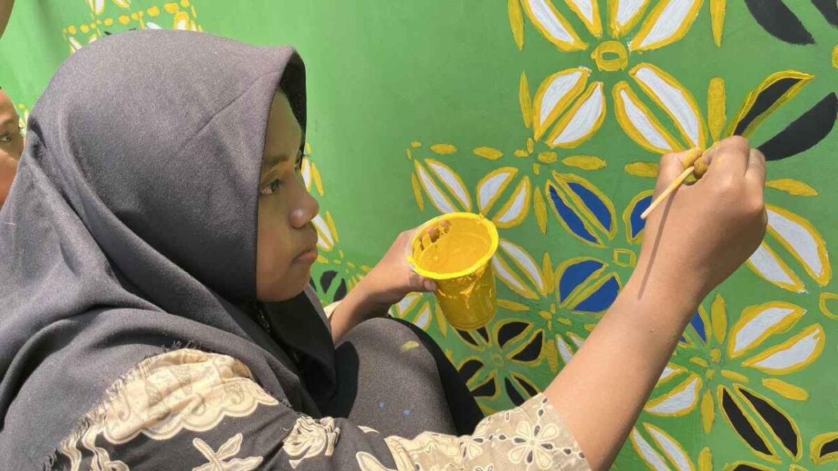 Menilik Mandiri dan Terampilnya ‎Murid SMP Muliya Buat Mural Motif Batik Muhammadiyah
