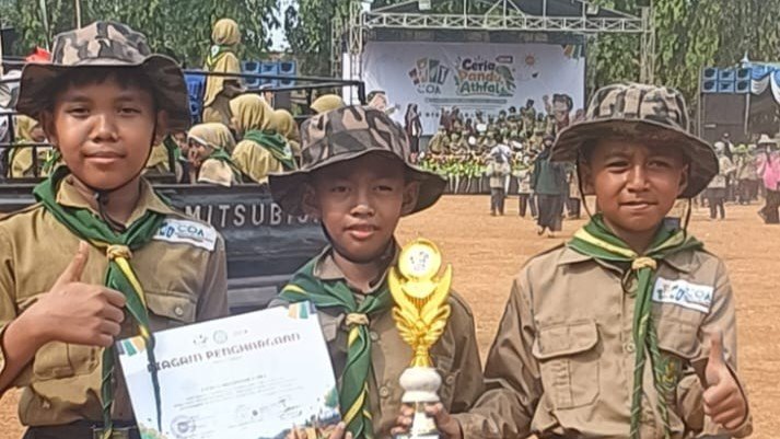 MI Muhammadiyah Jegreg Juara 2 Semaphore dan Kreasi Seni