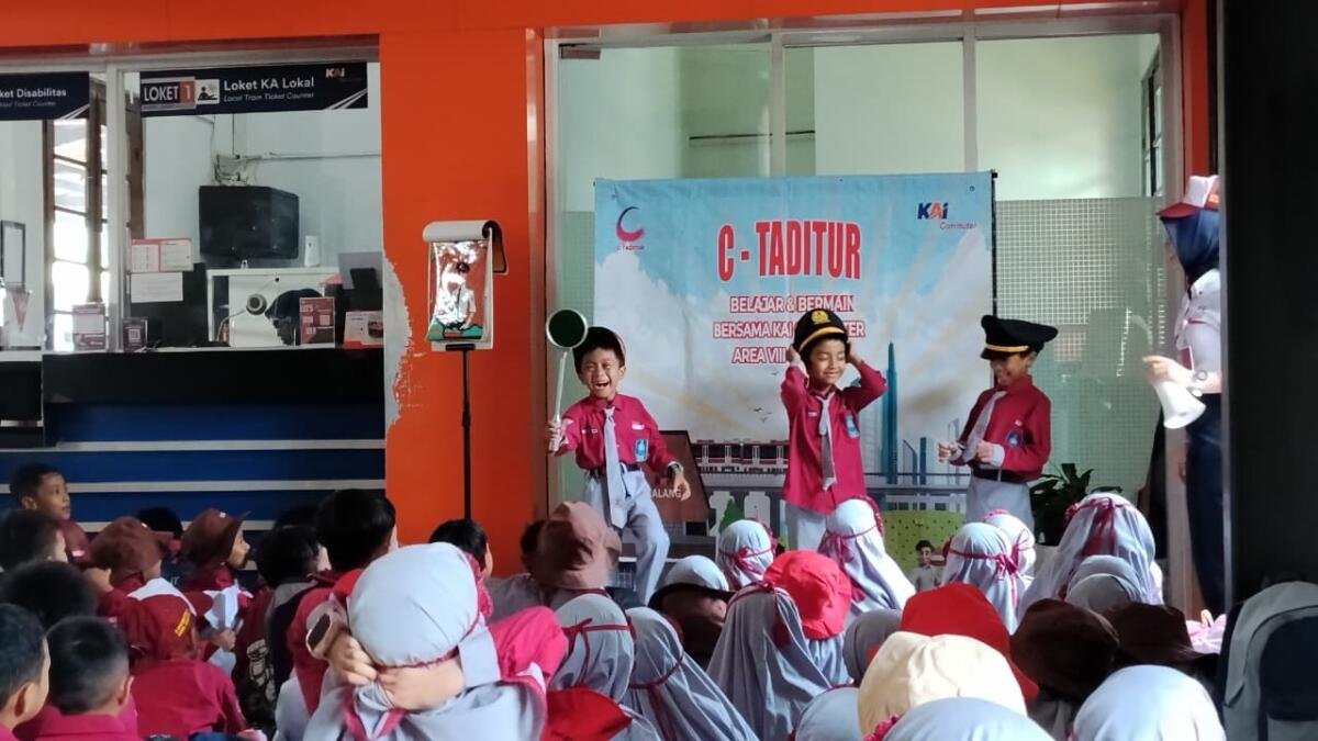Naik Kereta ke Bangil, Siswa ICP SD Musix Praktik Bahasa Inggris