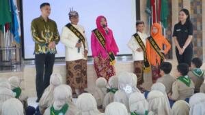 Paguyuban Cak dan Ning Cilik Kenalkan Kebudayaan di SD Muhammadiyah 18 Surabaya