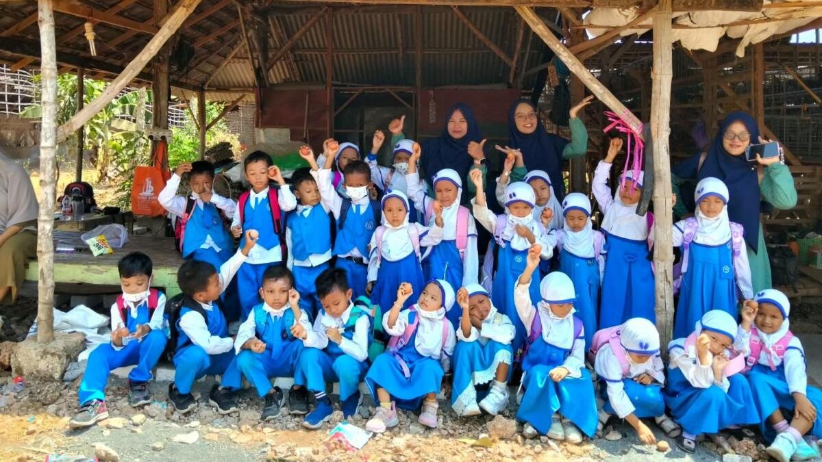 PAUD Aisyiyah Karangasem 02 Paciran Ajak Anak Sayangi Binatang