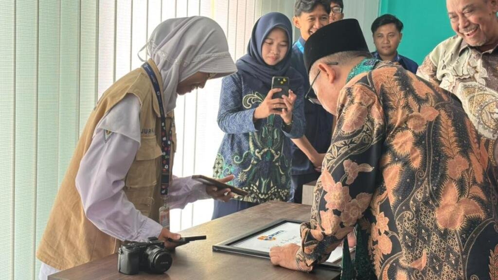 Pesan Abdul Mu’ti untuk Siswa Smamita: Berani Bermimpi dan Usahakan yang Terbaik