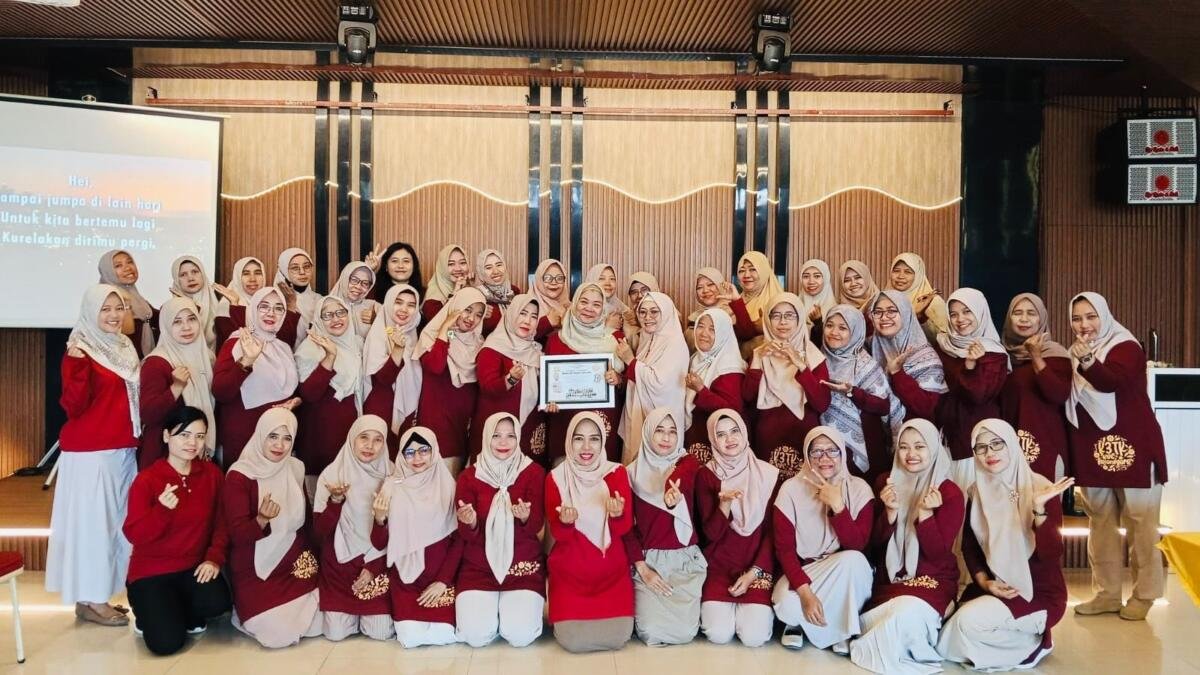 PKG Bojonegoro Gelar Purna Tugas Pengawas TK Sri Rejeki, Tangis Haru Warnai Perpisahan