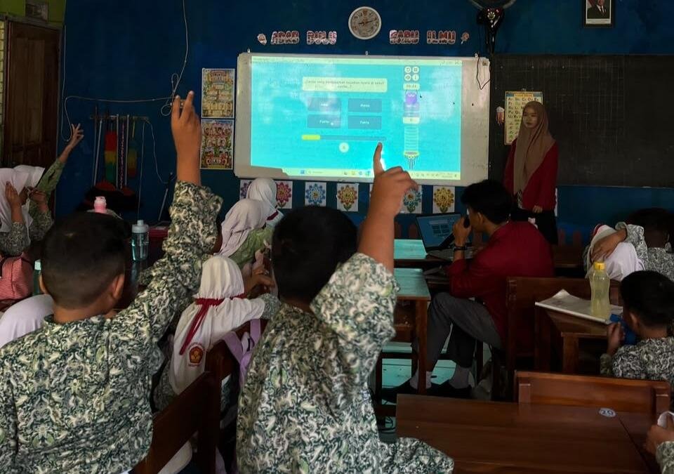 PLP II Umsida Hadirkan Beragam Media Pembelajaran Interaktif di SDN 3 Kepulungan